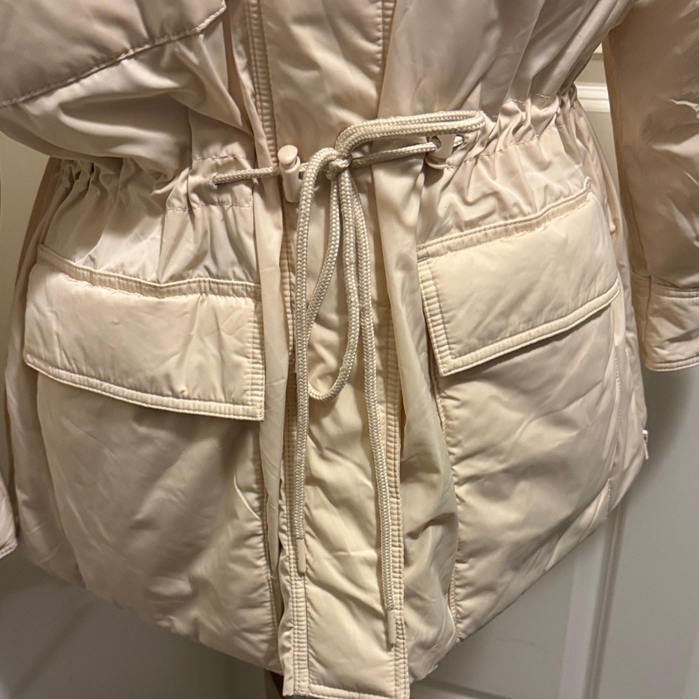 Abercrombie & Fitch Women's Beige Puffer Jacket - Picture 6 of 16